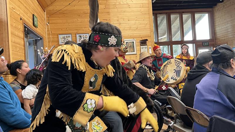 A celebration of dance, food and culture in Yakutat for Hawaii voyagers.
